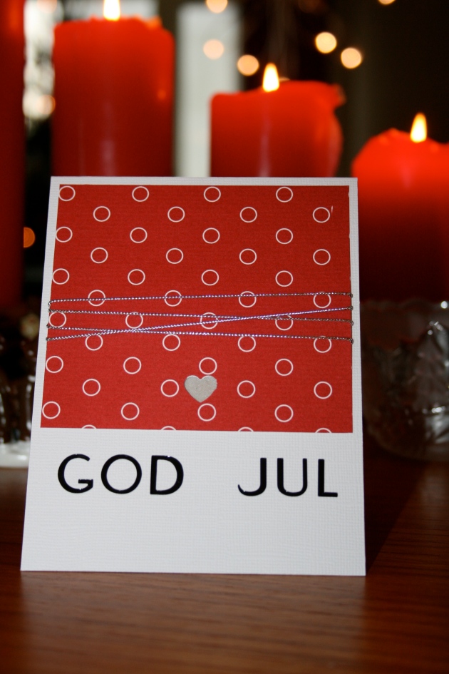 Julkort 2013 - vitt kort, prickigt papper o god jul